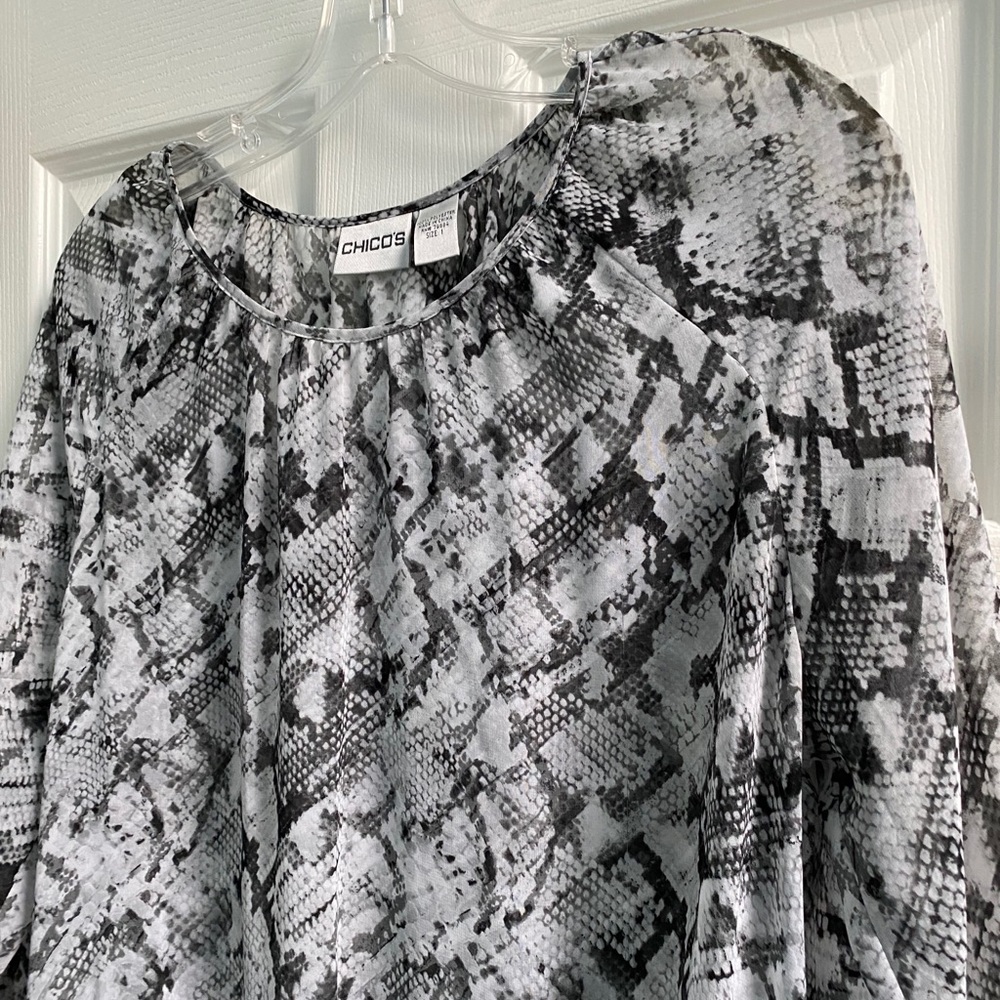 Sheer snakeskin pattern - Picture 3 of 12